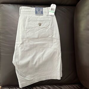 NEW with tags. Men’s Nautical deck short. Gray (true quarry). Don’t miss out!